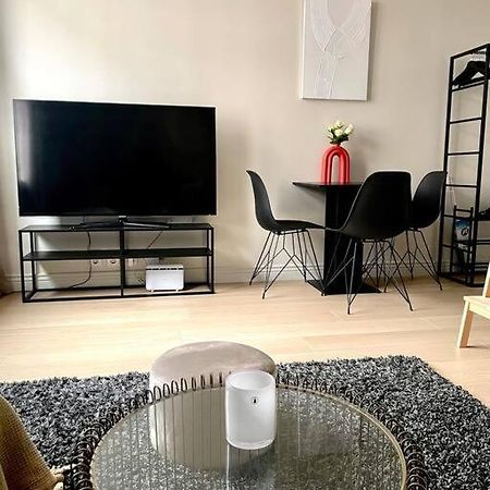 Modern And Cozy Studio Apartment In Central Осло Екстериор снимка