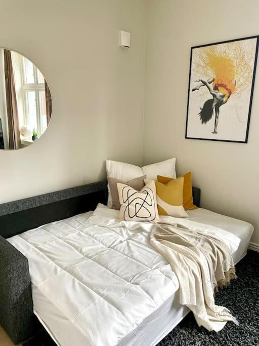 Modern And Cozy Studio Apartment In Central Осло Екстериор снимка