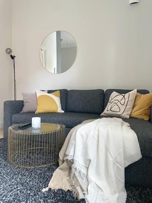 Modern And Cozy Studio Apartment In Central Осло Екстериор снимка